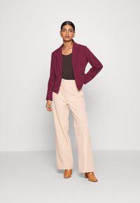 Vero Moda Petite VMDANIMAXI O-NECK - Camisola de manga comprida - coffee bean