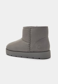 PULL&BEAR Śniegowce