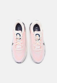 Nike Performance JOURNEY RUN - Løbesko til landevejen - sail/thunder blue/total orange/burnt sunrise/white
