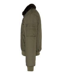 Olivgrüner Bomberjacke mit gerippten Bündchen und Saum, Reißverschlusstasche am Ärmel und dunkelbraunem Kunstfellkragen.