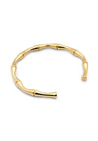 Collana in tono dorato con un design simile al bambù, caratterizzata da collegamenti cilindrici lisci e estremità affusolate, creando una forma organica e fluida.