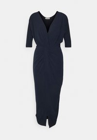 Marinblå klänning med djup V-ringning, 3/4-långa ärmar, draperad midjedetalj och en hög slits på låret i botten. Gjord av ett mjukt, elastiskt tyg.