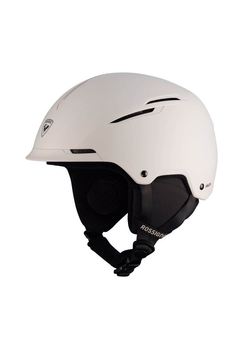 Hvid skihjelm med en glat overflade, ventilationsåbninger, polstrede øreklapper og en sort rem med "ROSSIGNOL" branding.