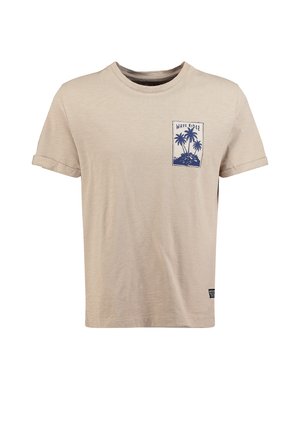 T-shirt beige a maniche corte con risvolti e una piccola grafica blu di una palma con la scritta "WAVE RIDER" sul petto a sinistra.
