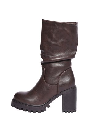 Stivali alti - marrone