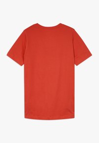Nike Sportswear TEE FUTURA ICON UNISEX - Camiseta estampada - university red/black
