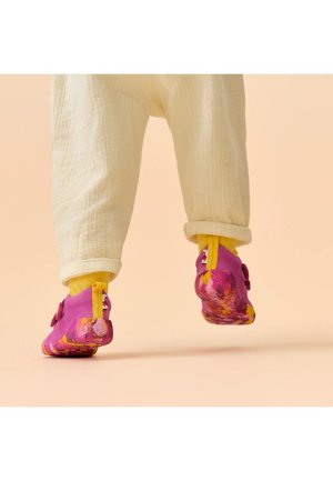 Affenzahn WALKY - Scarpe primi passi - beere