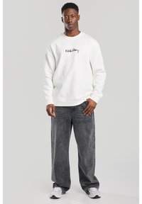 America Today Sweatshirt - off white