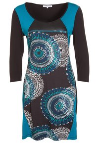 Robe noire et bleu canard avec un décolleté arrondi et des manches trois-quarts. Présente un motif circulaire bleu et blanc sur le devant.