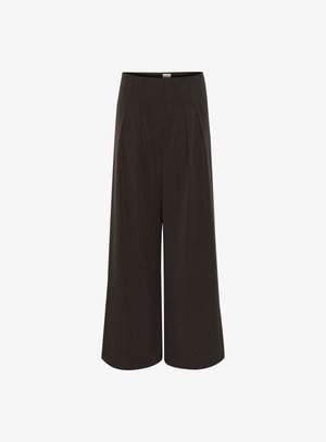 Pantaloni a gamba larga in tessuto marrone scuro, con vita alta e pieghe frontali. Tessuto liscio con finitura a caviglia affusolata.