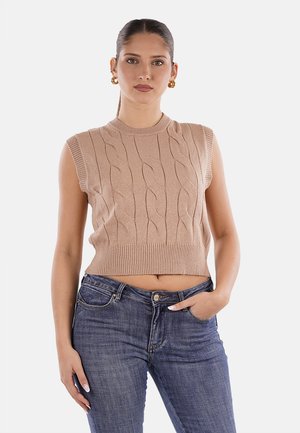 Top - camel