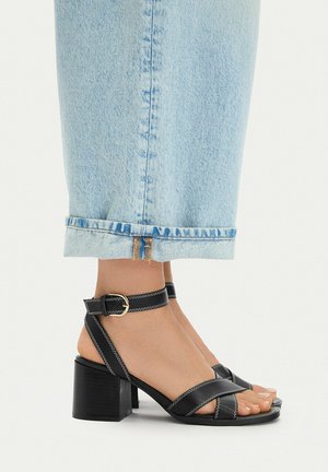 Jenny, Riemensandalette - black