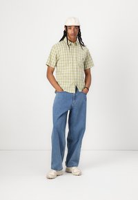 HUF TOTAL ECLIPSE SHIRT UNISEX - Button down-skjorte - mustard