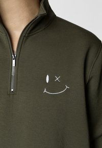 Clean Cut Copenhagen PATRICK HALF-ZIP  - Felpa - army green