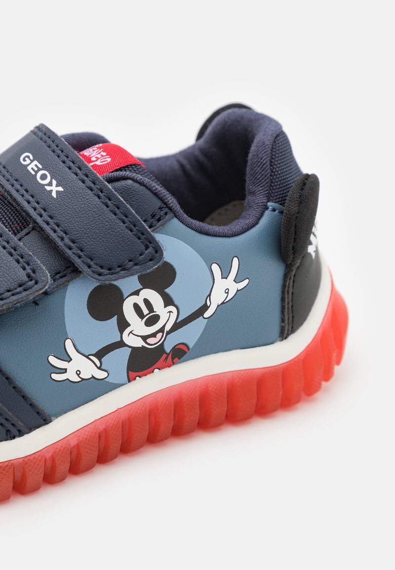 Zapatos Niño Vestir Zapatillas Geox B Lightyloo Para Bebés