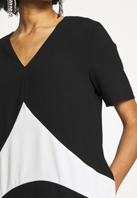 Steffen Schraut Sukienka koktajlowa