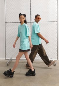 YOURTURN UNISEX BASIC OVERSIZED T-SHIRT - Jednoduché tričko - turquoise