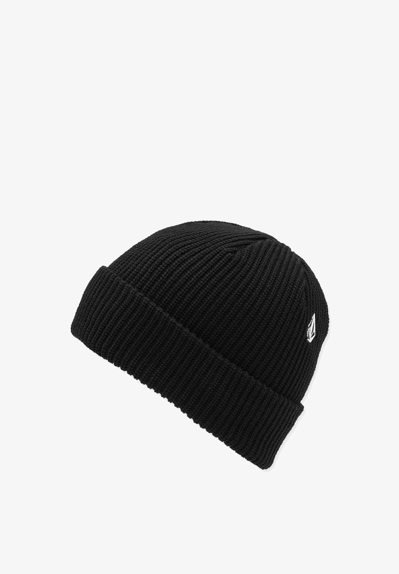 Czarna dziana czapka beanie z żeberkową teksturą i podwiniętym brzegiem. Posiada mały, biały akcent z logo po boku.