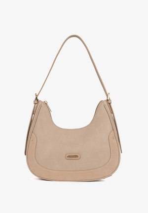 Beige schoudertas in halvemaanvorm met een enkele schouderband, gouden ritssluiting en een klein rechthoekig logo op het midden van de voorkant.