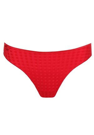 Rode bikini onder met een gestructureerd ruitpatroon, verstelbare zijkanten en een soepele tailleband. Standaard thong silhouet.