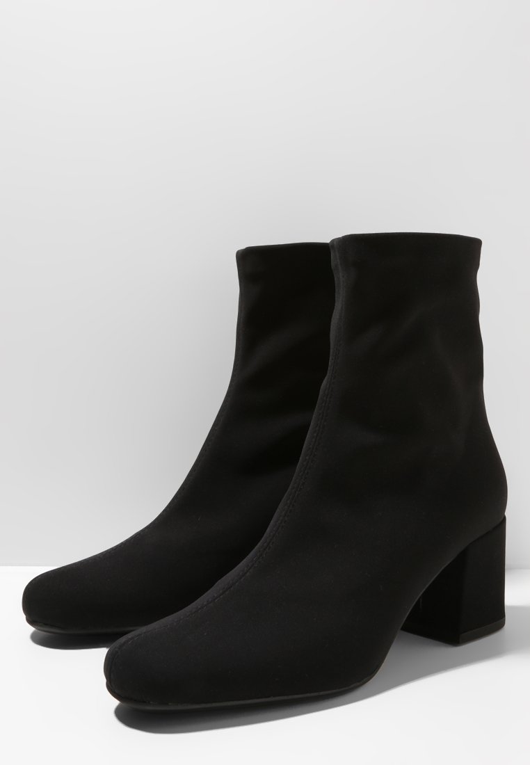 Pretty Ballerinas Korte laarzen black Zalando.nl Pretty Ballerinas ANGELIS Korte laarzen black Zalando.nl