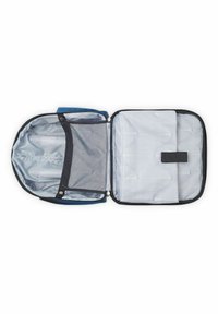 Sac zippé noir avec un accent bleu, doté d'une poche en maille et d'un séparateur rembourré à l'intérieur ; intérieur lisse, forme rectangulaire.