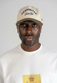 SC CONTRAST FLAT - Șapcă - off white green