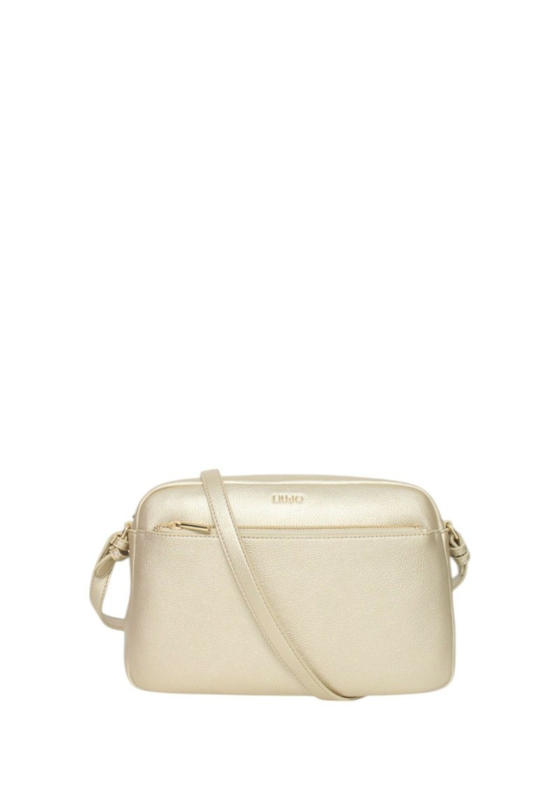 Borsa a tracolla in metallo dorato con forma rettangolare, superficie texturizzata, tasca con zip e tracolla regolabile. Presenta un logo sul davanti.