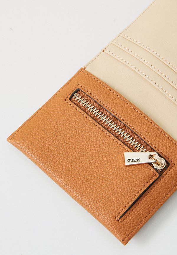 LAUREL PETITE TRIFOLD - Wallet - cognac4