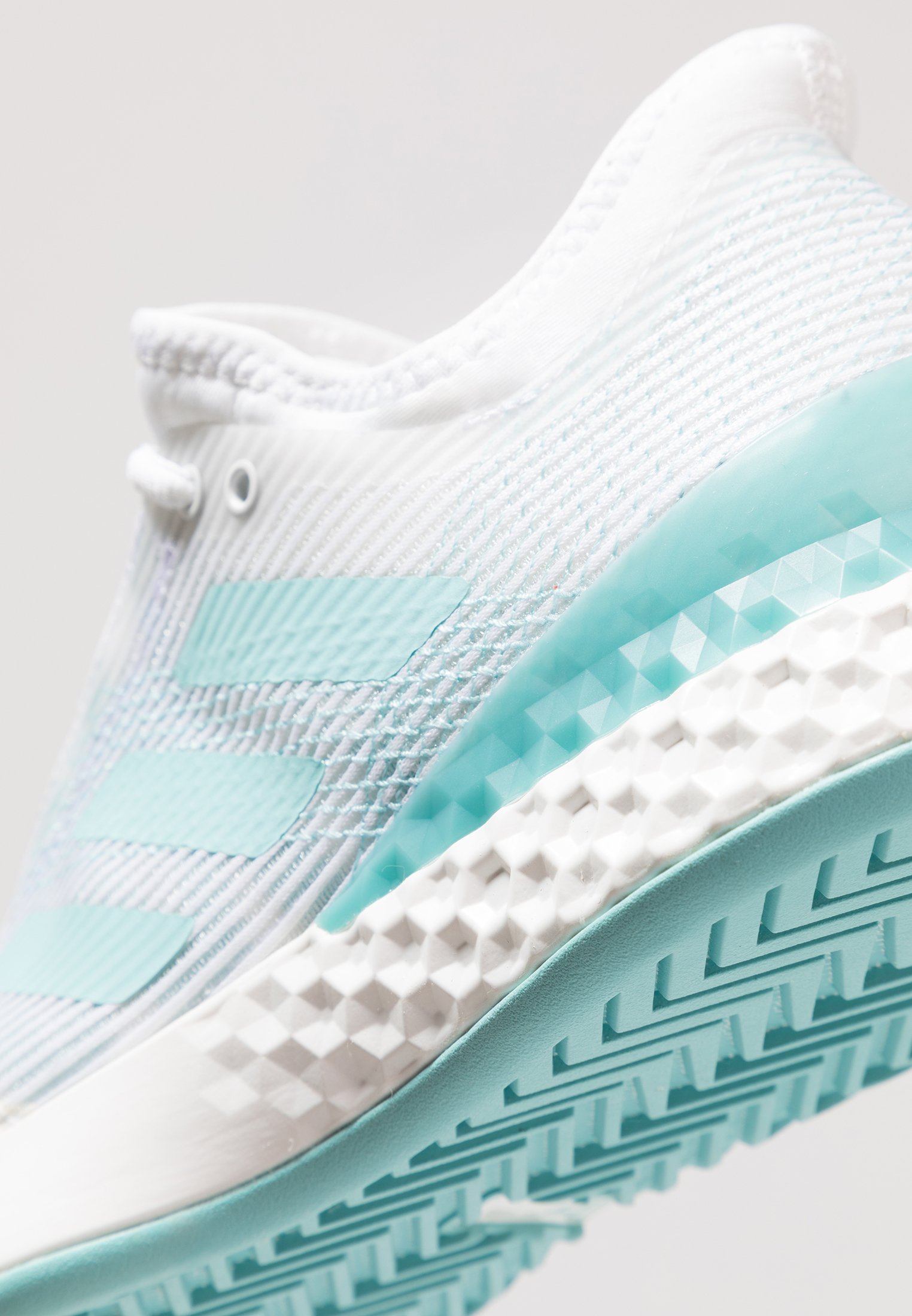 adizero ubersonic 3m