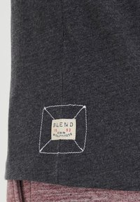 Blend BHPERRY - Camiseta estampada - charcoal