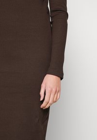 Vero Moda Petite VMLAVENDER  - Vestido de dia - coffee bean