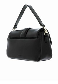 Sac à main en cuir noir avec une forme structurée, une poignée supérieure, un rabat pliant, des ferrures argentées et une texture lisse. Marquage minimal visible.