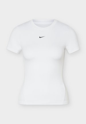 Bela oprijeta športna majica s kratkimi rokavi, okroglim izrezom in majhnim črnim logotipom Nike Swoosh, ki je nameščen pod ovratnikom na sredini.