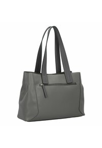 Borsa tote in pelle grigia con due manici lunghi, tasca frontale con cerniera e superficie liscia. Dettagli cuciti lungo i bordi.