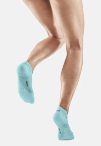 CEP COMPRESSION ULTRALIGHT NO SHOW - Socks - light blue