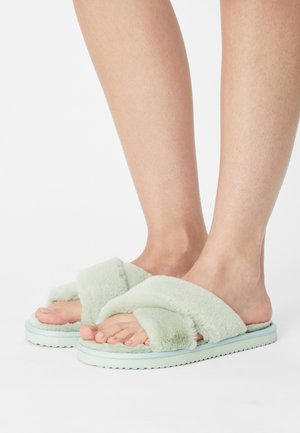 CROSS - Slippers - winter sage
