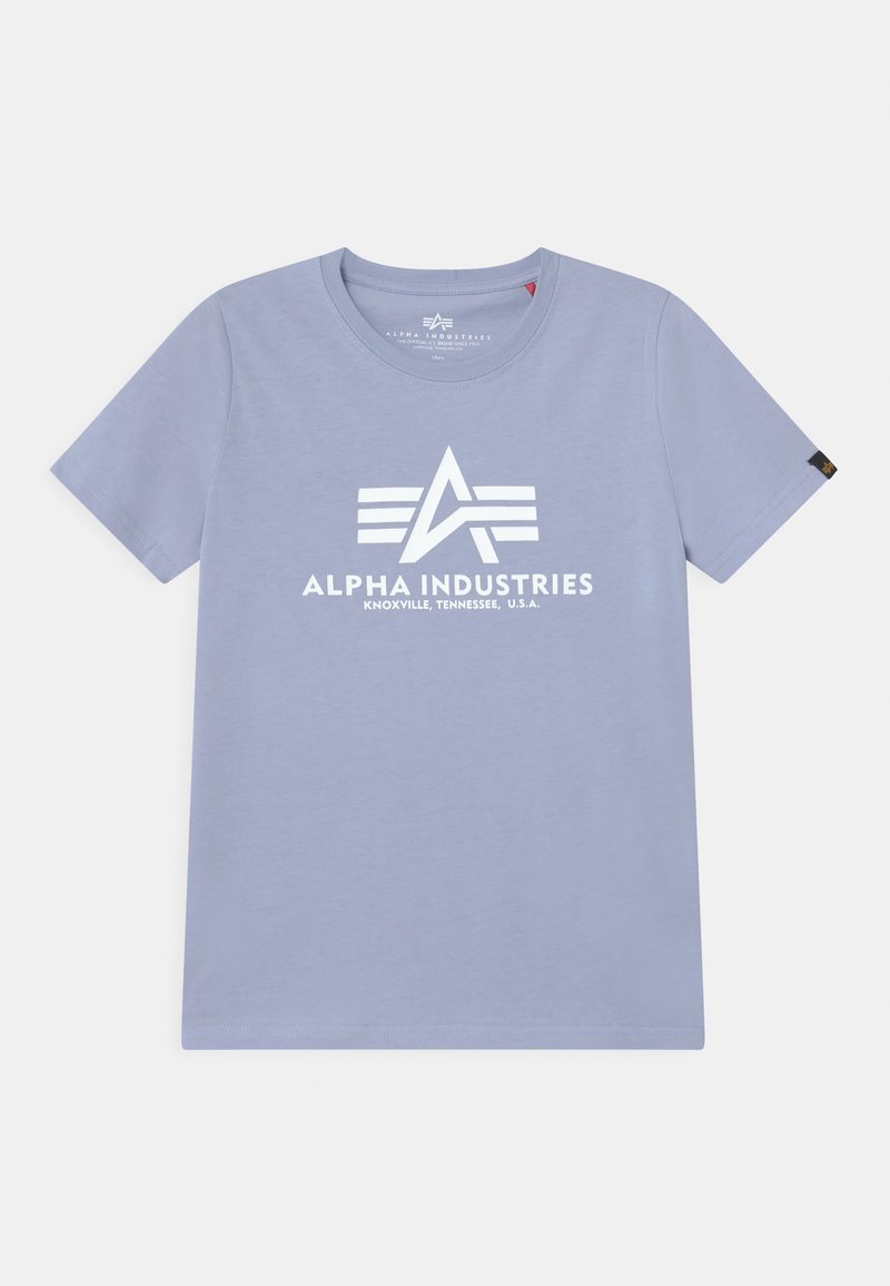 T-shirt de manga curta azul-claro com o logótipo branco "Alpha Industries Knoxville, Tennessee, U.S.A." centralizado na frente.