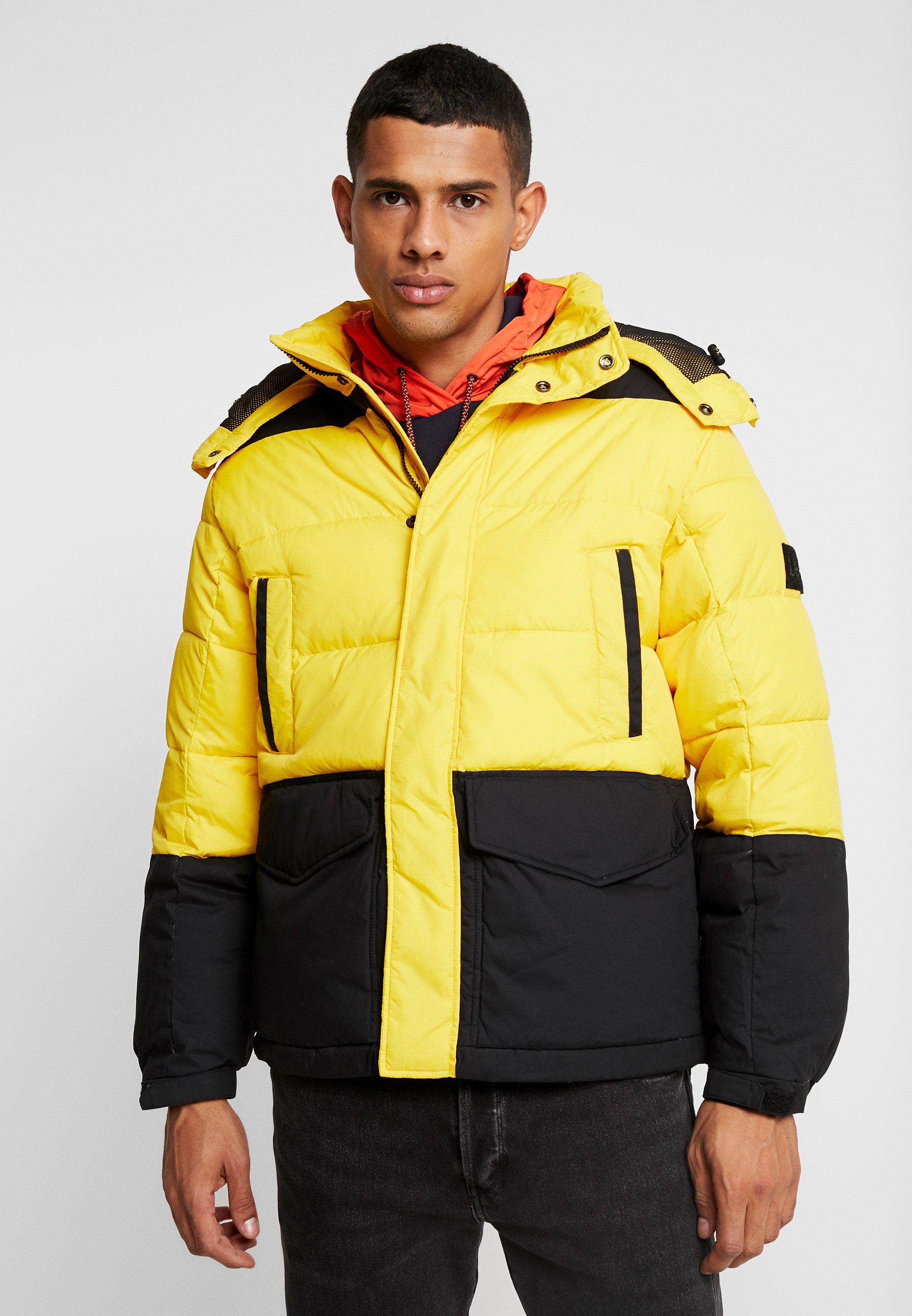 Lee MID PUFFER JACKET Vinterjacka lemon zest Zalando.se Lee PUFFER JACKET Vinterjacka black Zalando.se