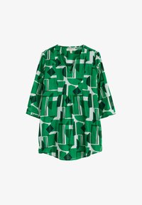 Wybrany, green paper forms island