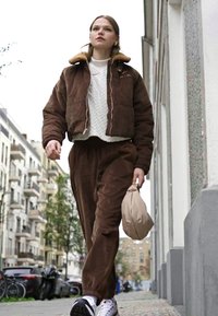 Nike Sportswear Trainingsbroek - brown ale brown