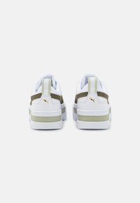 Puma MAYZE - Sapatilha de treino - white/dark green moss