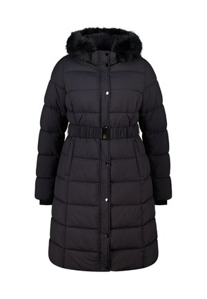 Manteau noir rembourré avec capuche en fausse fourrure, taille ceinturée, boutons-pression et texture matelassée. Manches longues et design longueur genou.