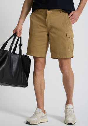 Street One MEN REGULAR FIT JOGG SHORTS IM CARGO-LOOK - Shorts - coastal sand