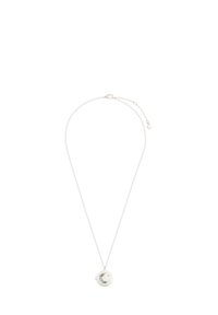 Collana in argento con ciondolo rotondo impreziosito da dettagli floreali dipinti e una superficie testurizzata, chiusa con un gancio a moschettone.