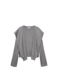 Grauer Pullover mit langem Ärmel und lässiger Passform, runder Halsauschnitt, überschnittenen Schultern und cropped Saum. Hergestellt aus weichem, strukturiertem Stoff.