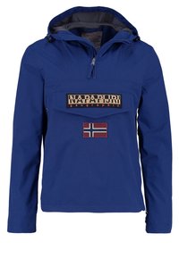 Blå vandtæt jakke med en frontlomme, "NAPAPIJRI geographic" logo og norsk flag lap. Justerbar hætte og kant.