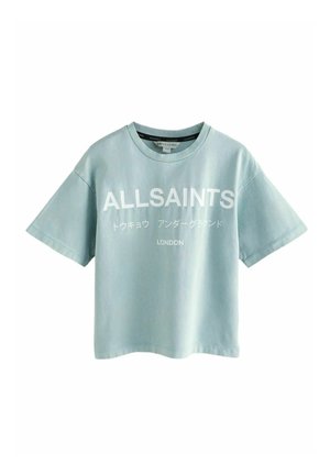 Helles blaues Baumwoll-T-Shirt mit rundem Halsausschnitt, kurzen Ärmeln und auffälligem weißen Aufdruck "ALLSAINTS" und "LONDON" auf der Vorderseite.