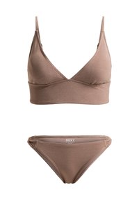Brun bikiniuppsättning med en texturerad tyg. Toppen har en triangulär form med justerbara axelband, och bottnarna har klassisk skärning.
