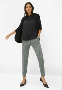 BRAX STYLE VIC - Button-down blouse - black